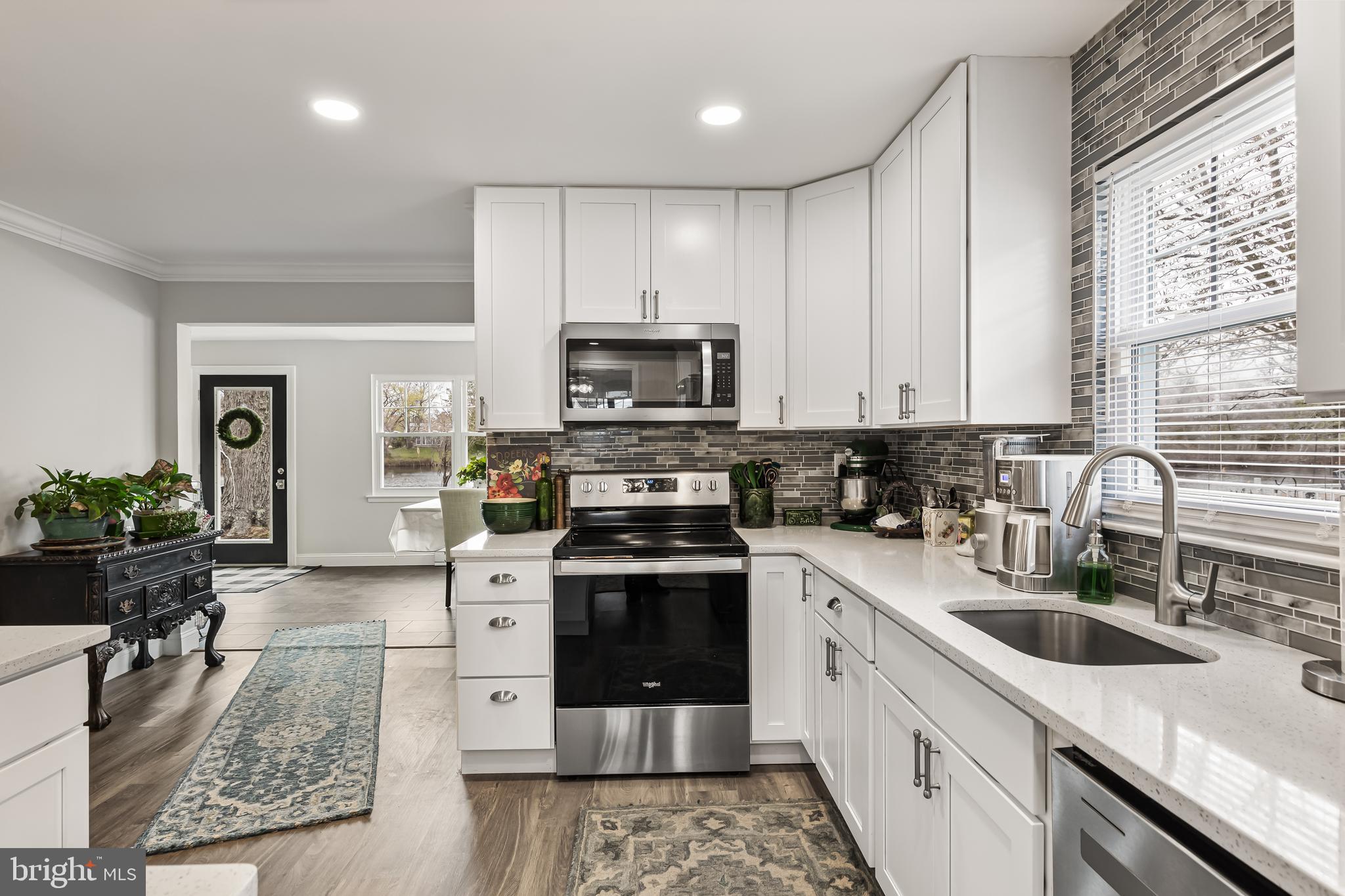 34 Chatham Place Southampton, NJ 08088 - Photo 13 of 28 Kitchen opens to the dining room