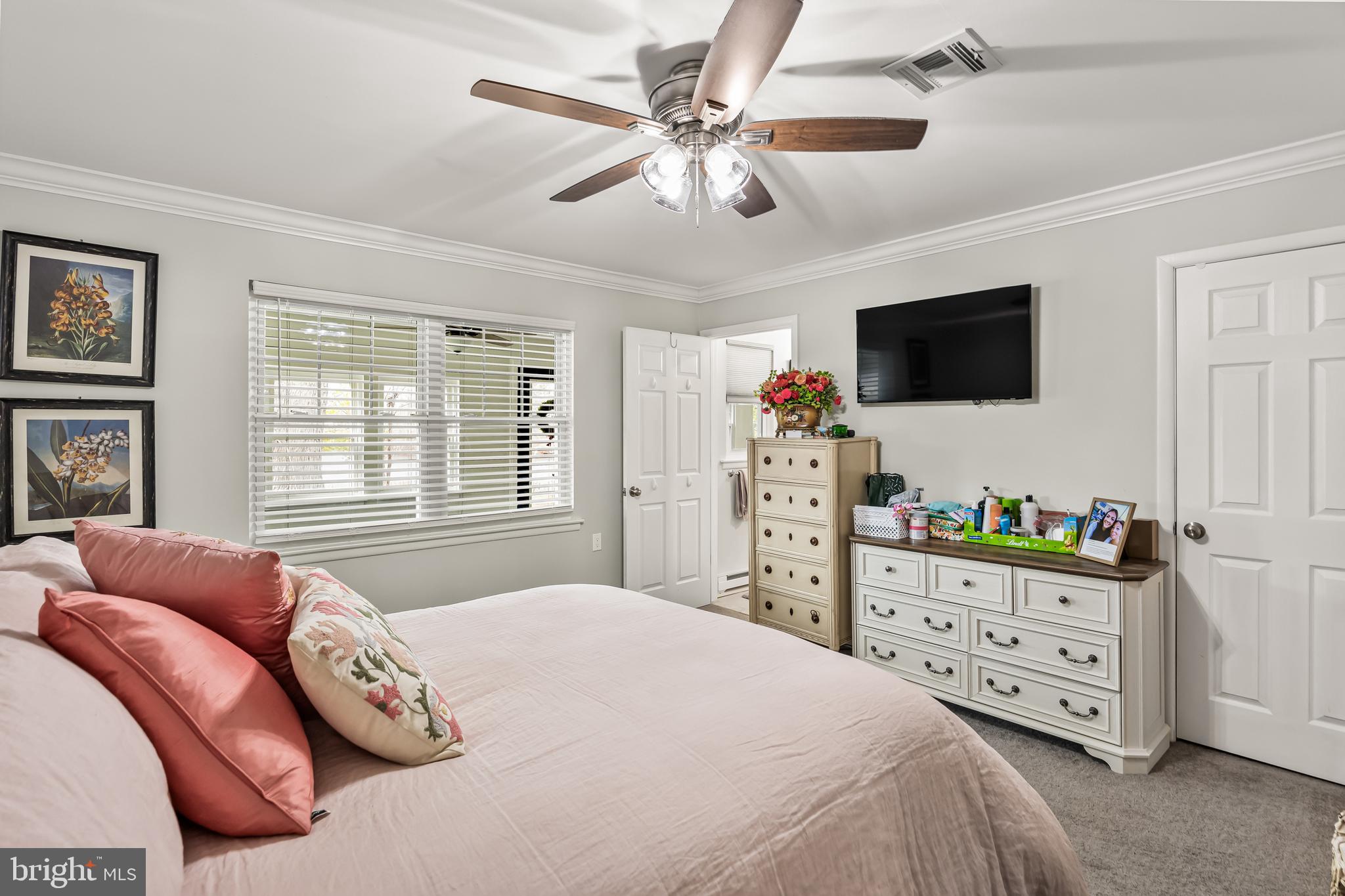 34 Chatham Place Southampton, NJ 08088 - Photo 21 of 28 Walk in closet and full bath