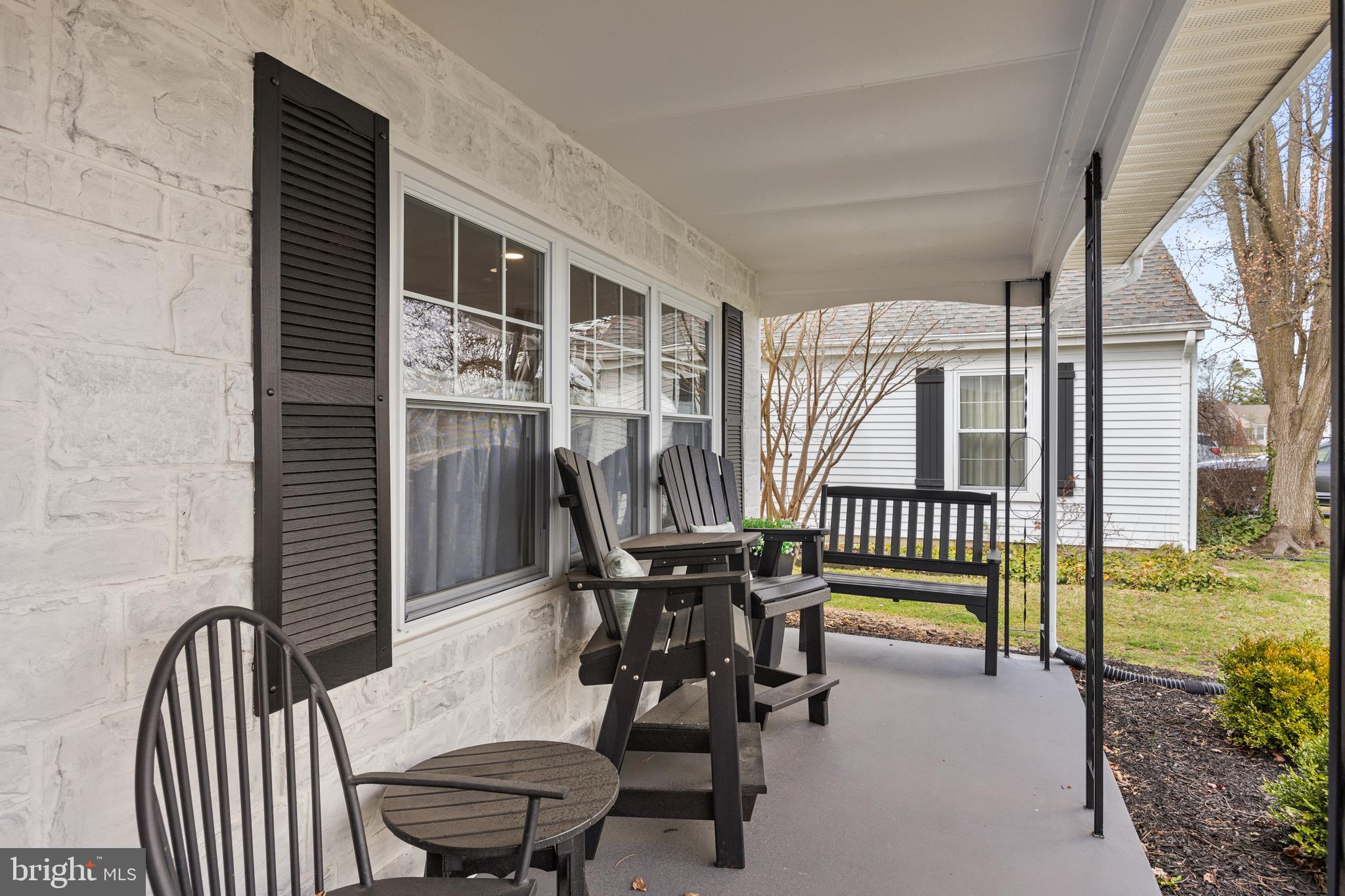 34 Chatham Place Southampton, NJ 08088 - Photo 3 of 28 Covered front porch