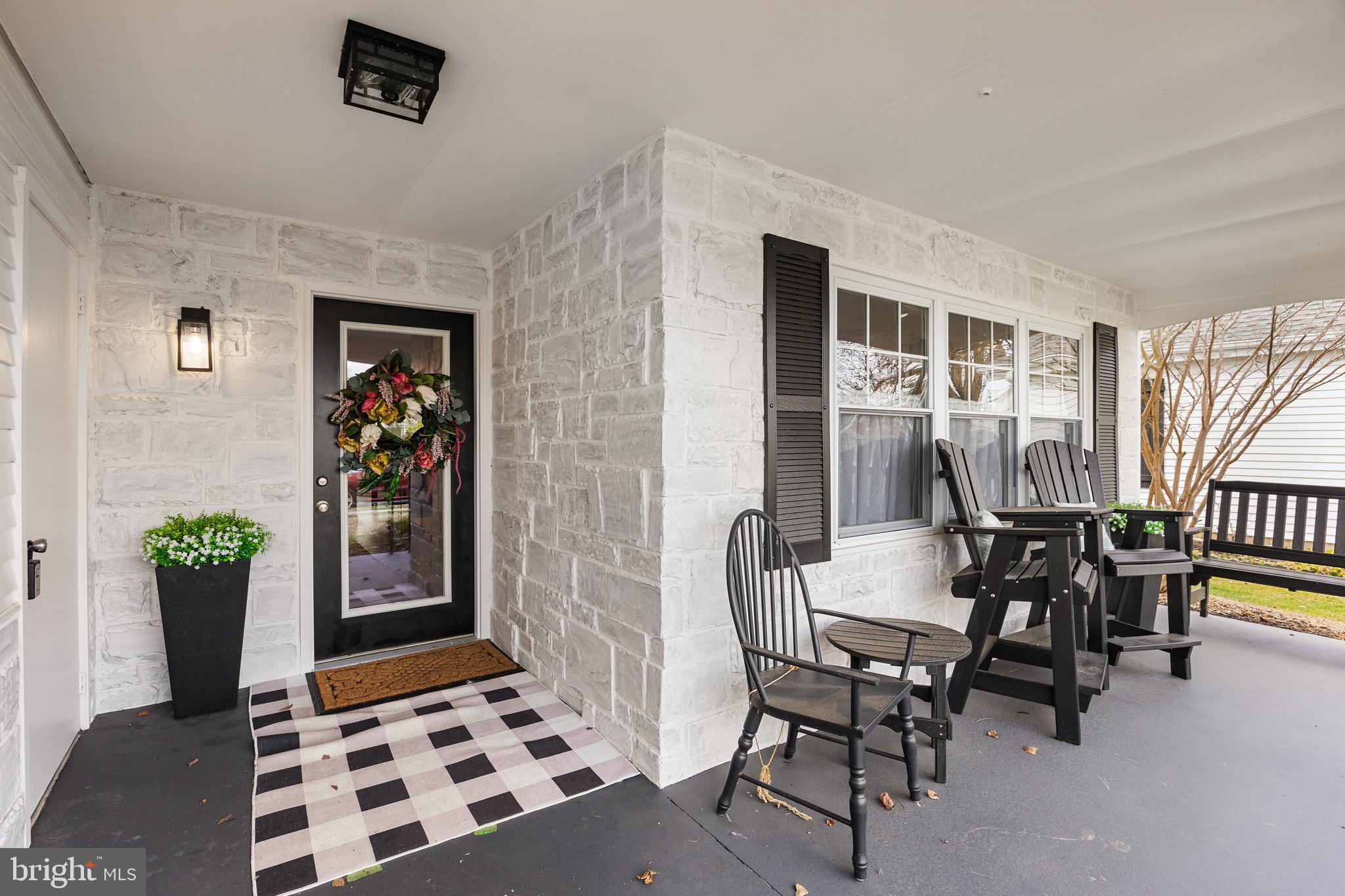 34 Chatham Place Southampton, NJ 08088 - Photo 4 of 28 Front door entry