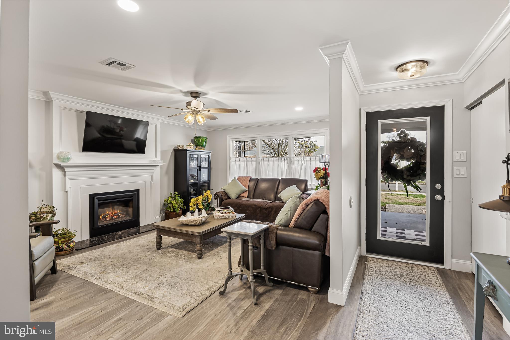 34 Chatham Place Southampton, NJ 08088 - Photo 5 of 28 Foyer