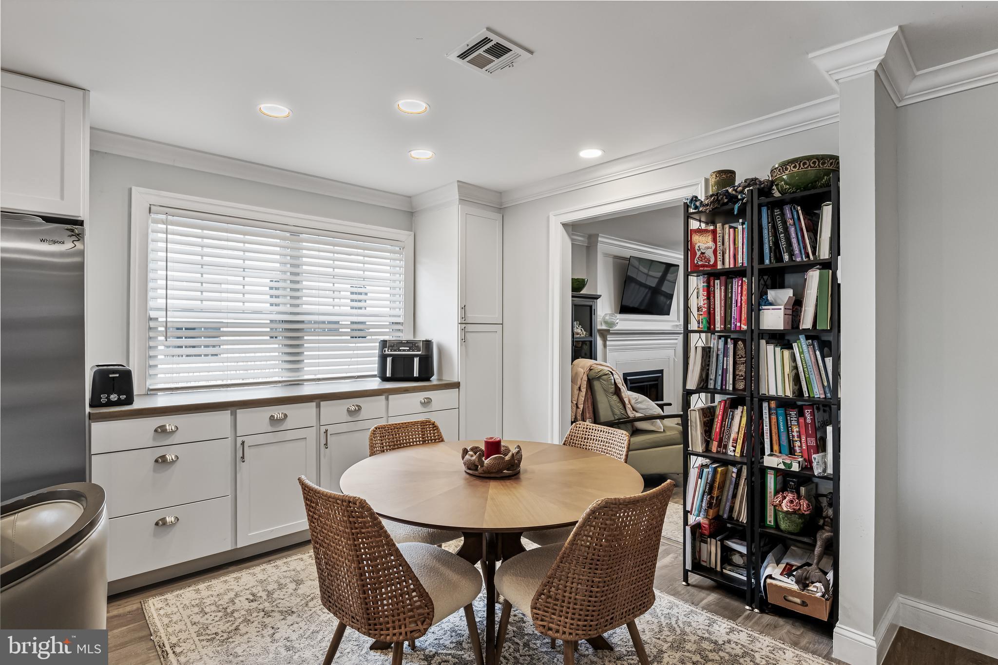 34 Chatham Place Southampton, NJ 08088 - Photo 10 of 28 Breakfast room with built ins
