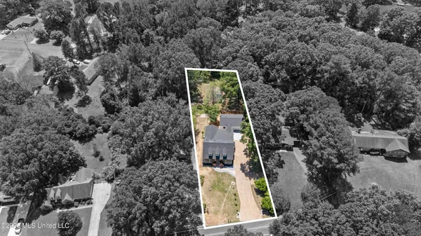 $550,000 | 407 Thunderbird Drive North, Hernando, MS 38632