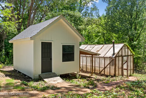 $550,000 | 407 Thunderbird Drive North, Hernando, MS 38632