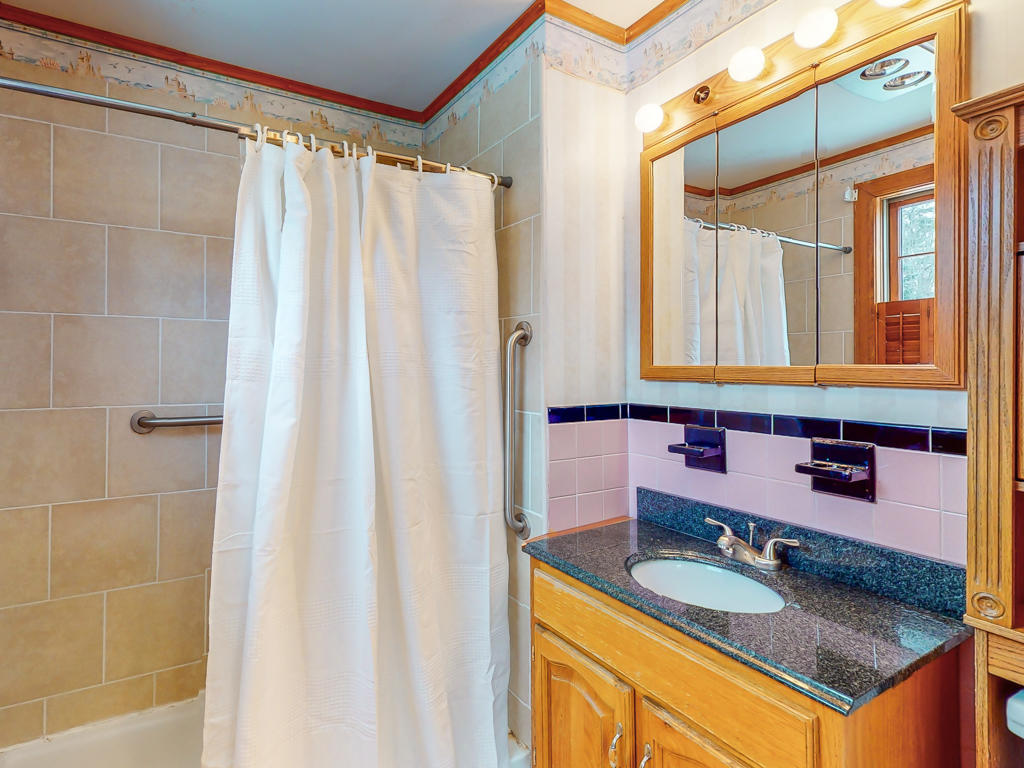 11 Sunset Road Scarborough, ME 04074 - Photo 11 of 21 Bathroom