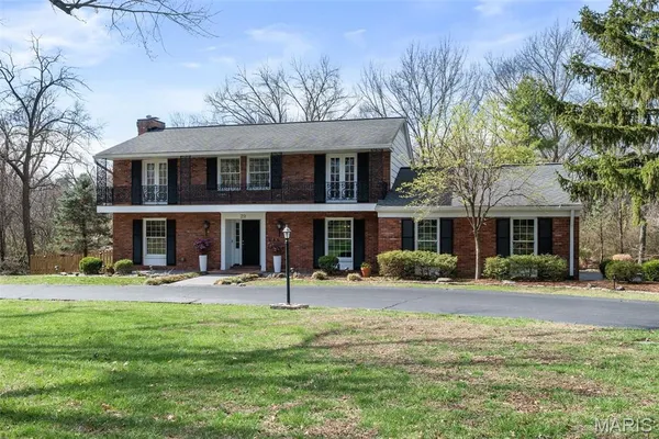 $920,000 | 29 Summerhill Lane, Town and Country, MO 63017