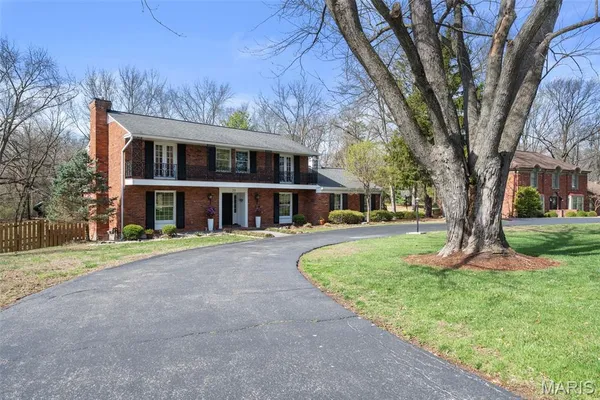$920,000 | 29 Summerhill Lane, Town and Country, MO 63017