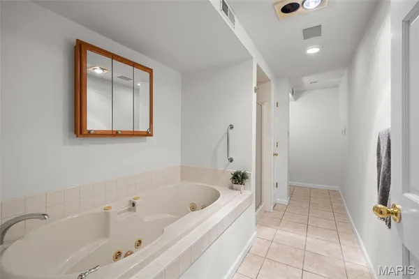 $920,000 | 29 Summerhill Lane, Town and Country, MO 63017