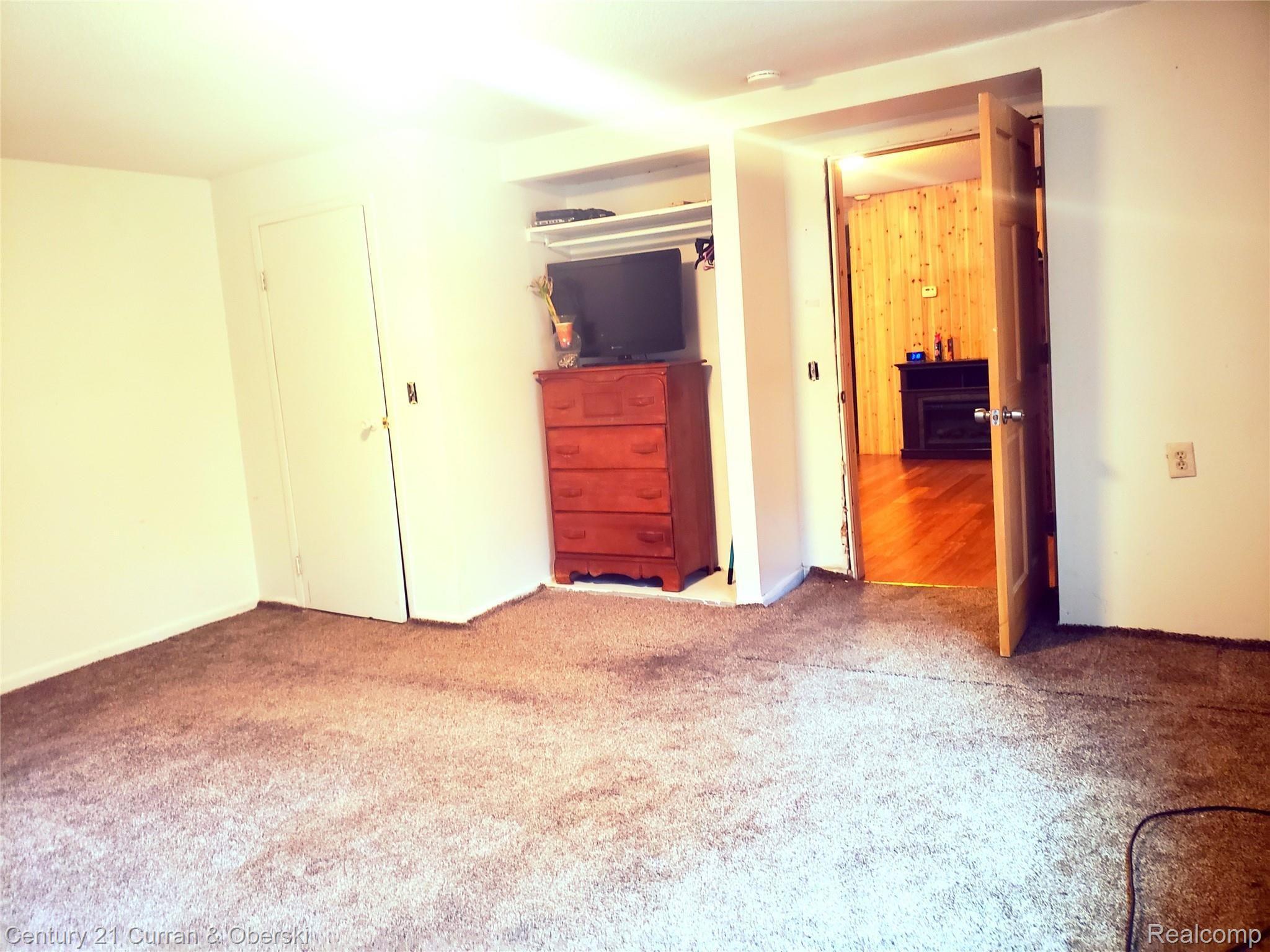 19478 Sylvia Road Romulus, MI 48174 - Photo 11 of 13 20191102_160900.jpg