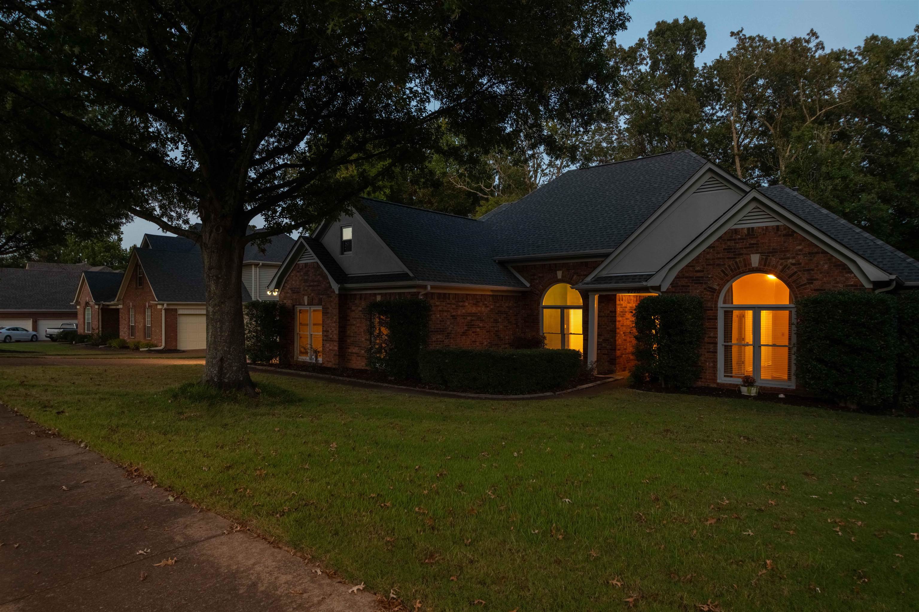 4170 Calla Drive Bartlett, TN 38135 - Photo 4 of 40 a view of a house with a garden