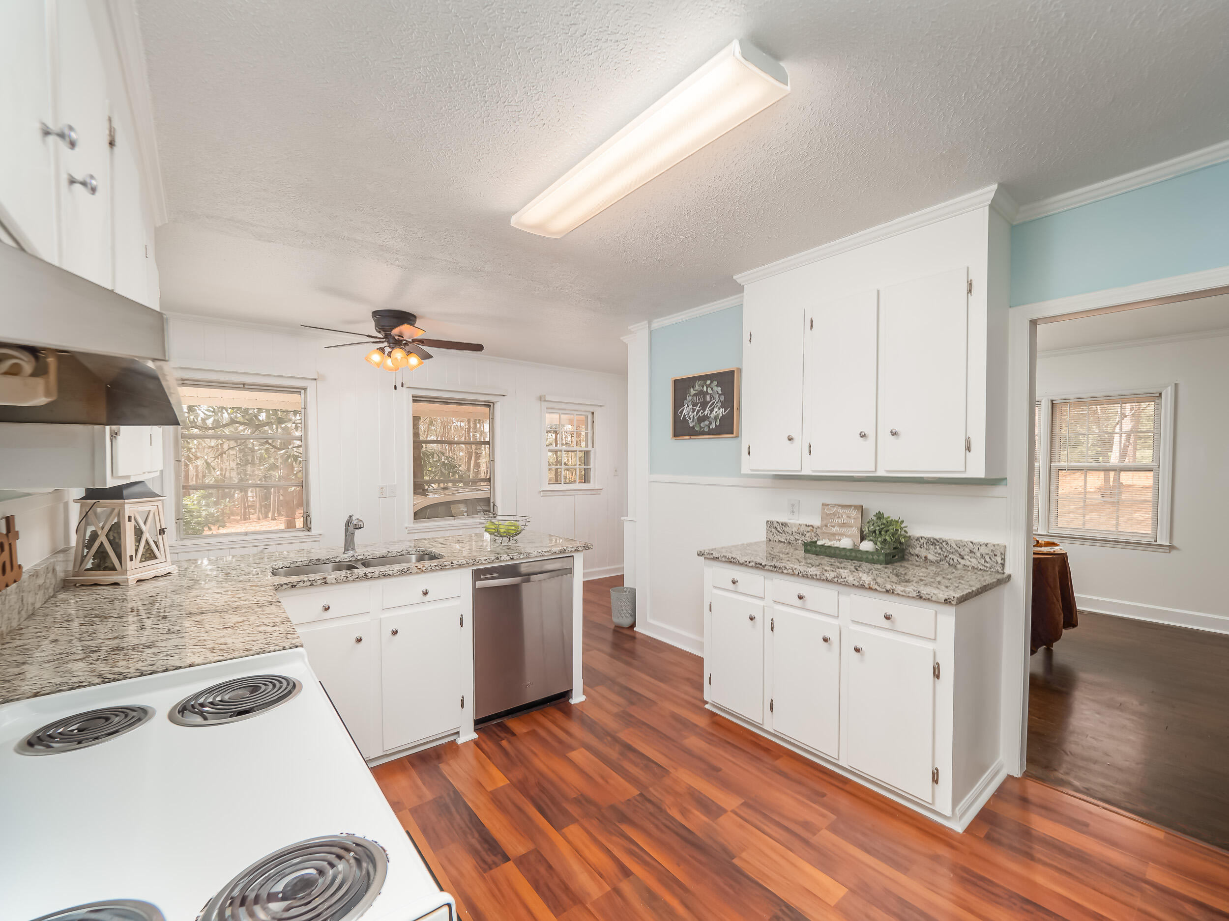 606 Columbia Road Edgefield, SC 29824 - Photo 11 of 34
