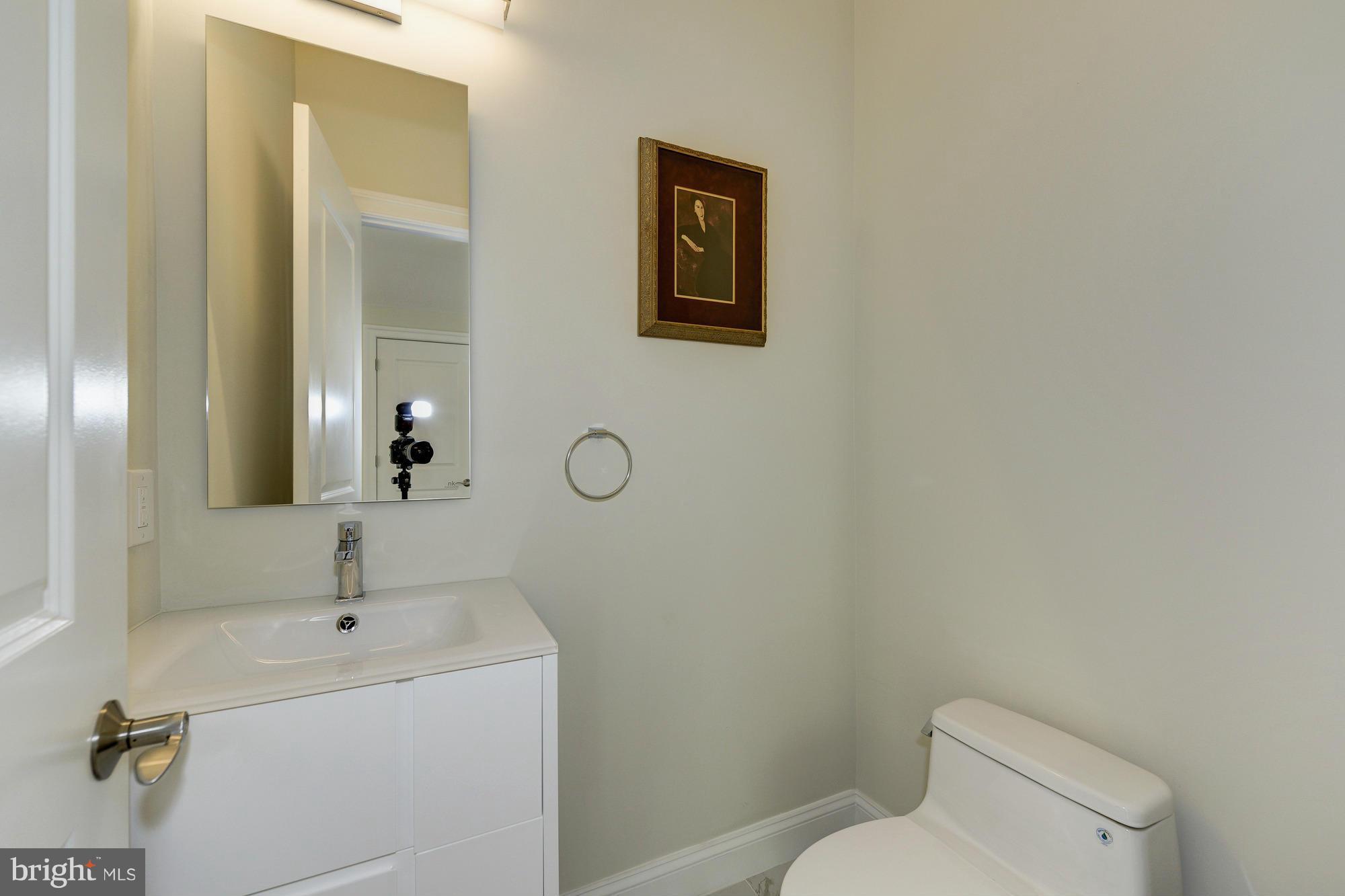 5304 Yorktown Road Bethesda, MD 20816 - Photo 11 of 30 Bath