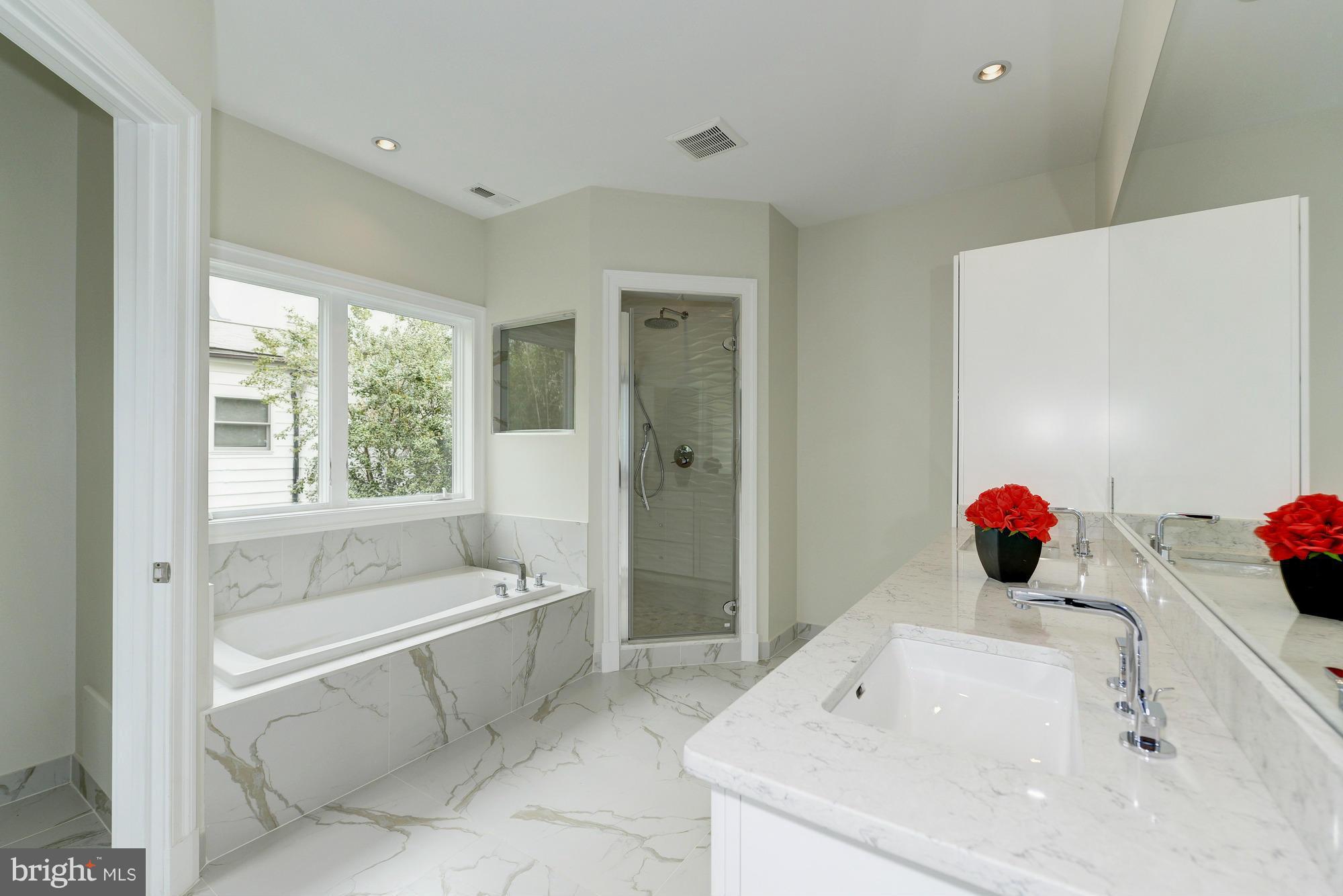5304 Yorktown Road Bethesda, MD 20816 - Photo 18 of 30 Bath (Master)
