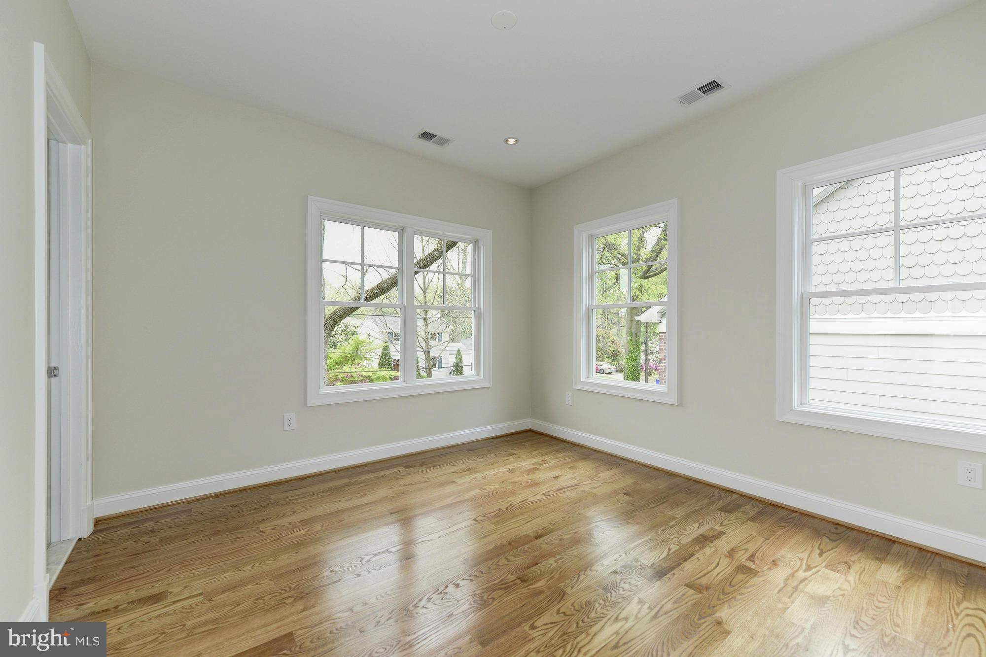 5304 Yorktown Road Bethesda, MD 20816 - Photo 21 of 30 Bedroom