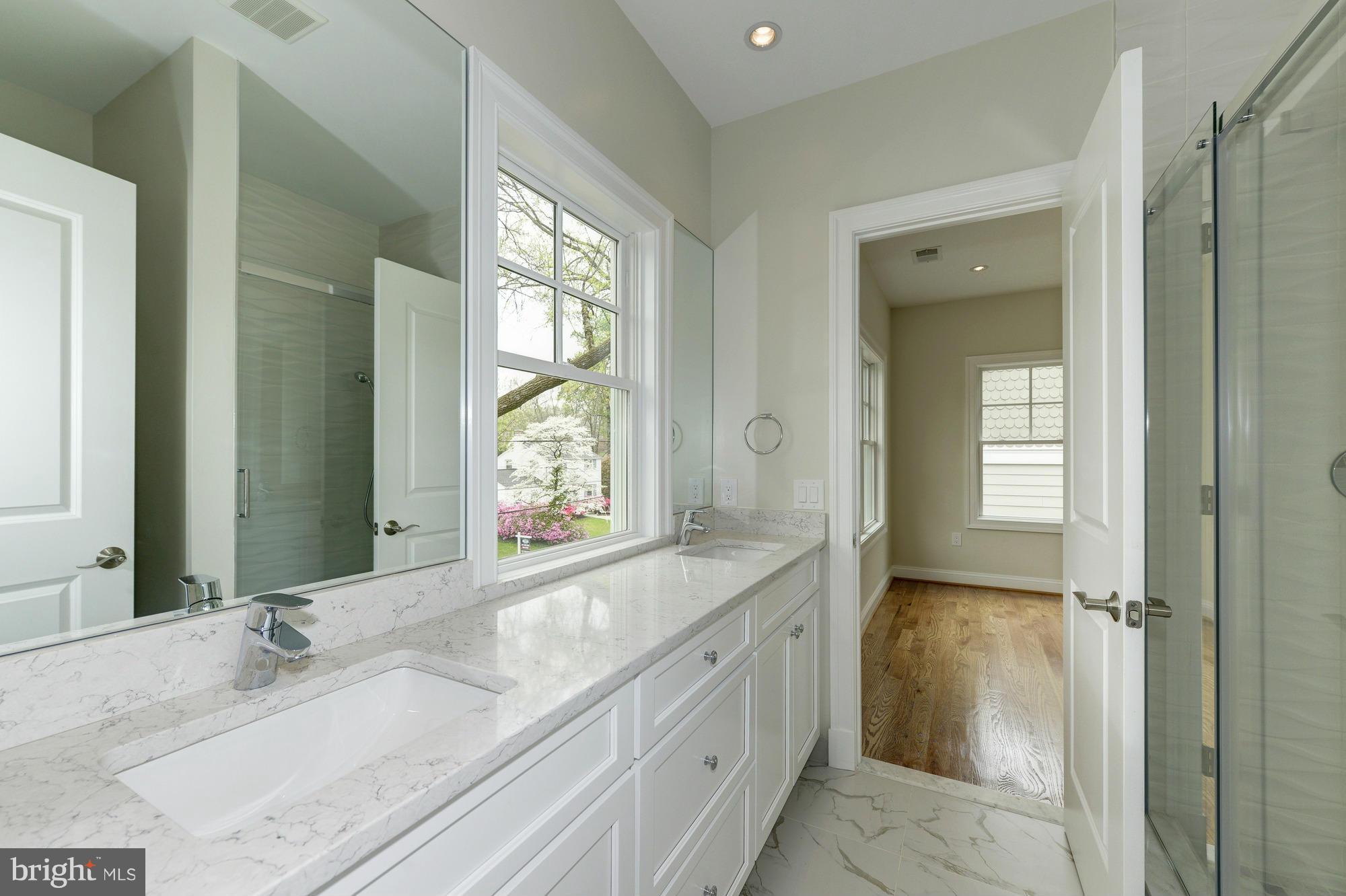 5304 Yorktown Road Bethesda, MD 20816 - Photo 22 of 30 Bath