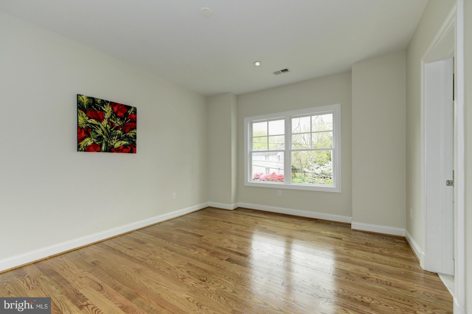 5304 Yorktown Road Bethesda, MD 20816 - Photo 23 of 30 Bedroom