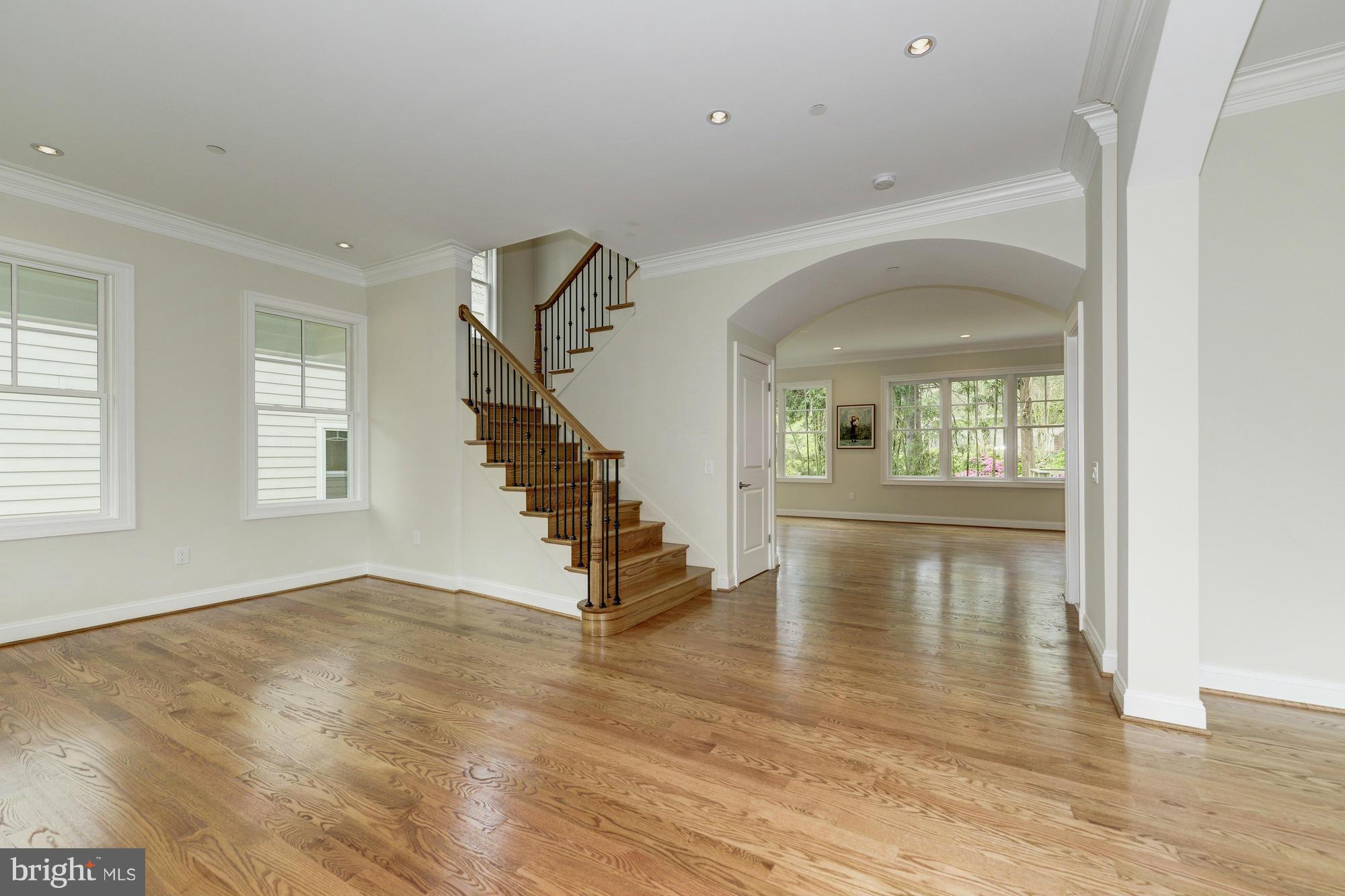 5304 Yorktown Road Bethesda, MD 20816 - Photo 5 of 30 Interior (General)