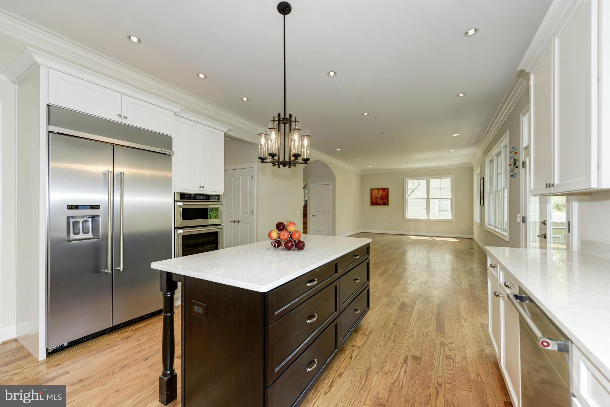 5304 Yorktown Road Bethesda, MD 20816 - Photo 8 of 30 Kitchen
