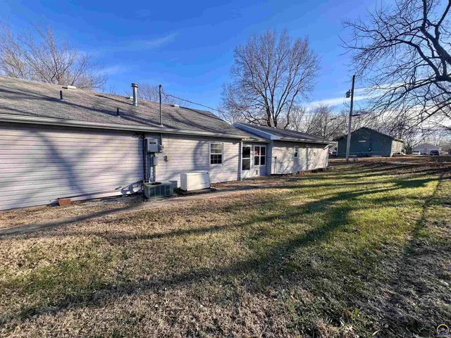 $198,500 | 201 South Vine Street, McLouth, KS 66054