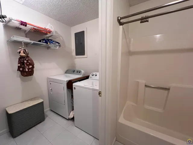 $198,500 | 201 South Vine Street, McLouth, KS 66054