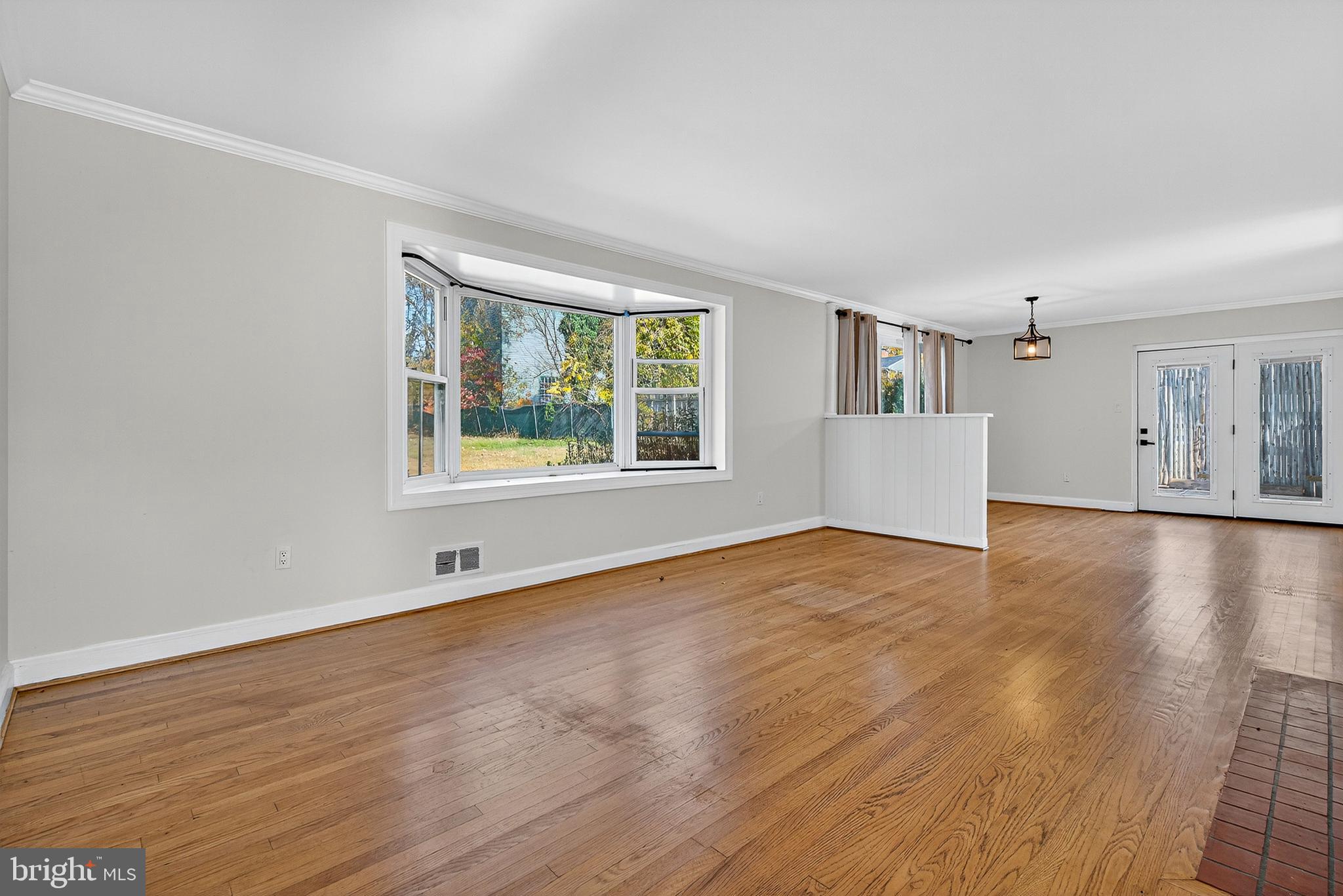 7 Shaw Avenue Silver Spring, MD 20904 - Photo 6 of 26 Living room