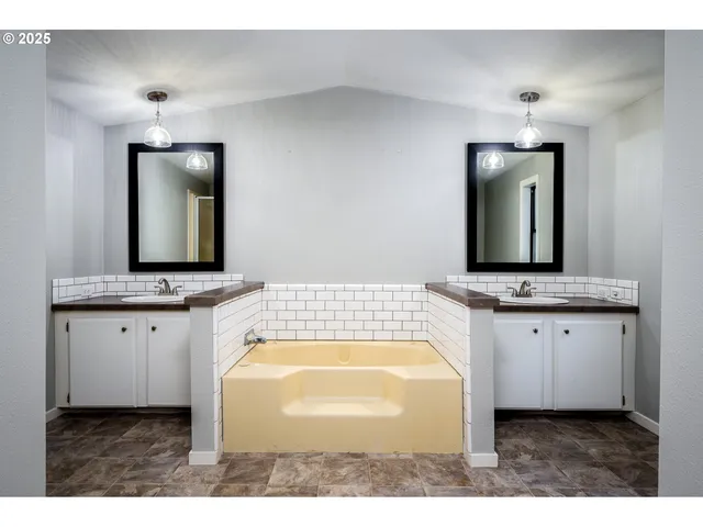 $99,900 | 32700 Southeast Leewood Lane, Unit 53, Boring, OR 97009