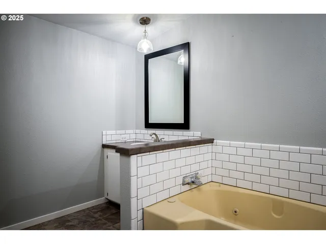 $99,900 | 32700 Southeast Leewood Lane, Unit 53, Boring, OR 97009