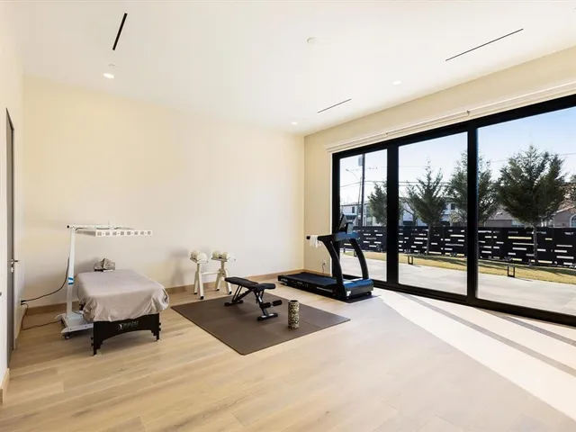 a view of utility room