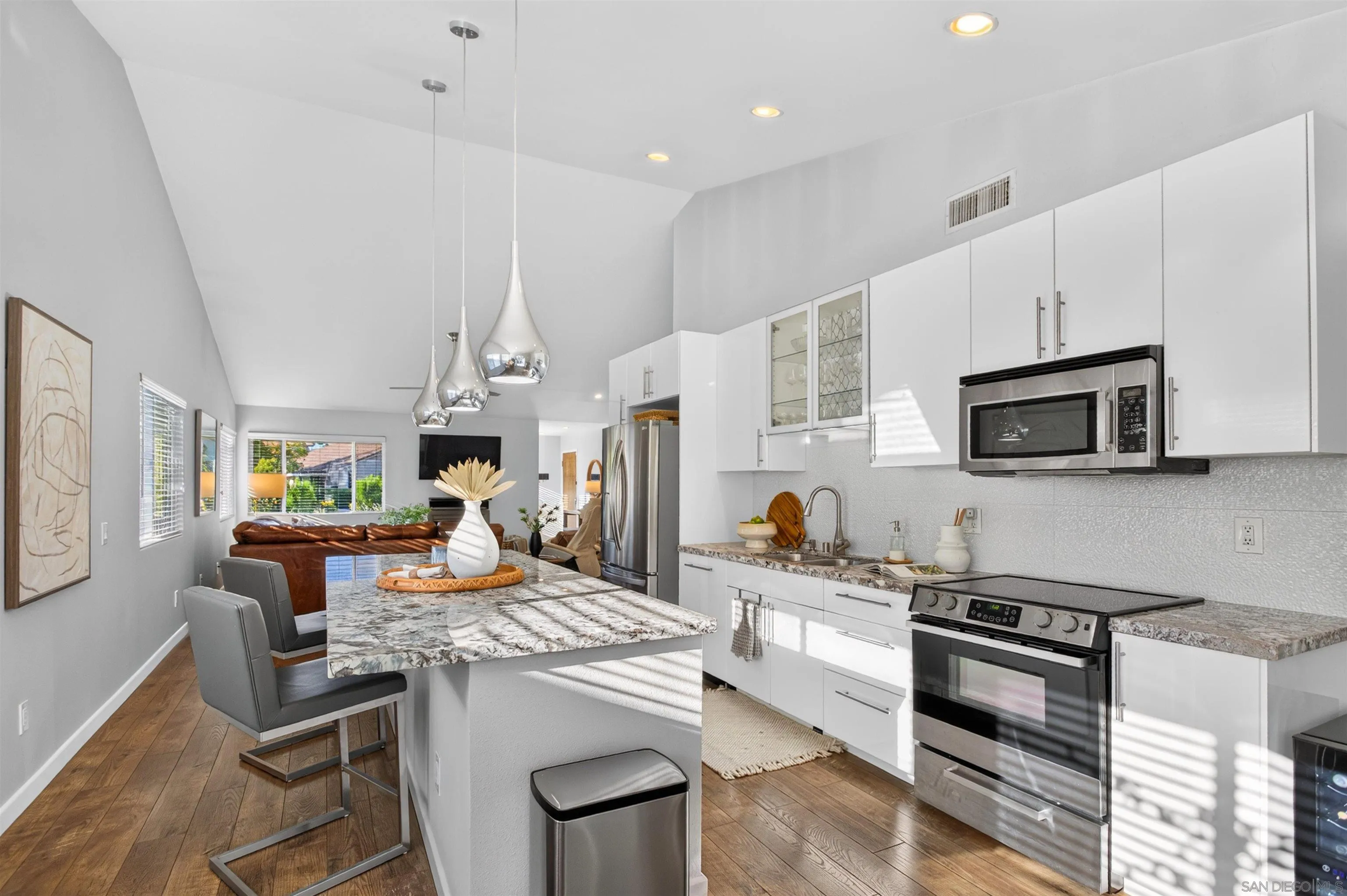 17351 Matinal Road San Diego, CA 92127 - Photo 9 of 62 Gallery Image 9