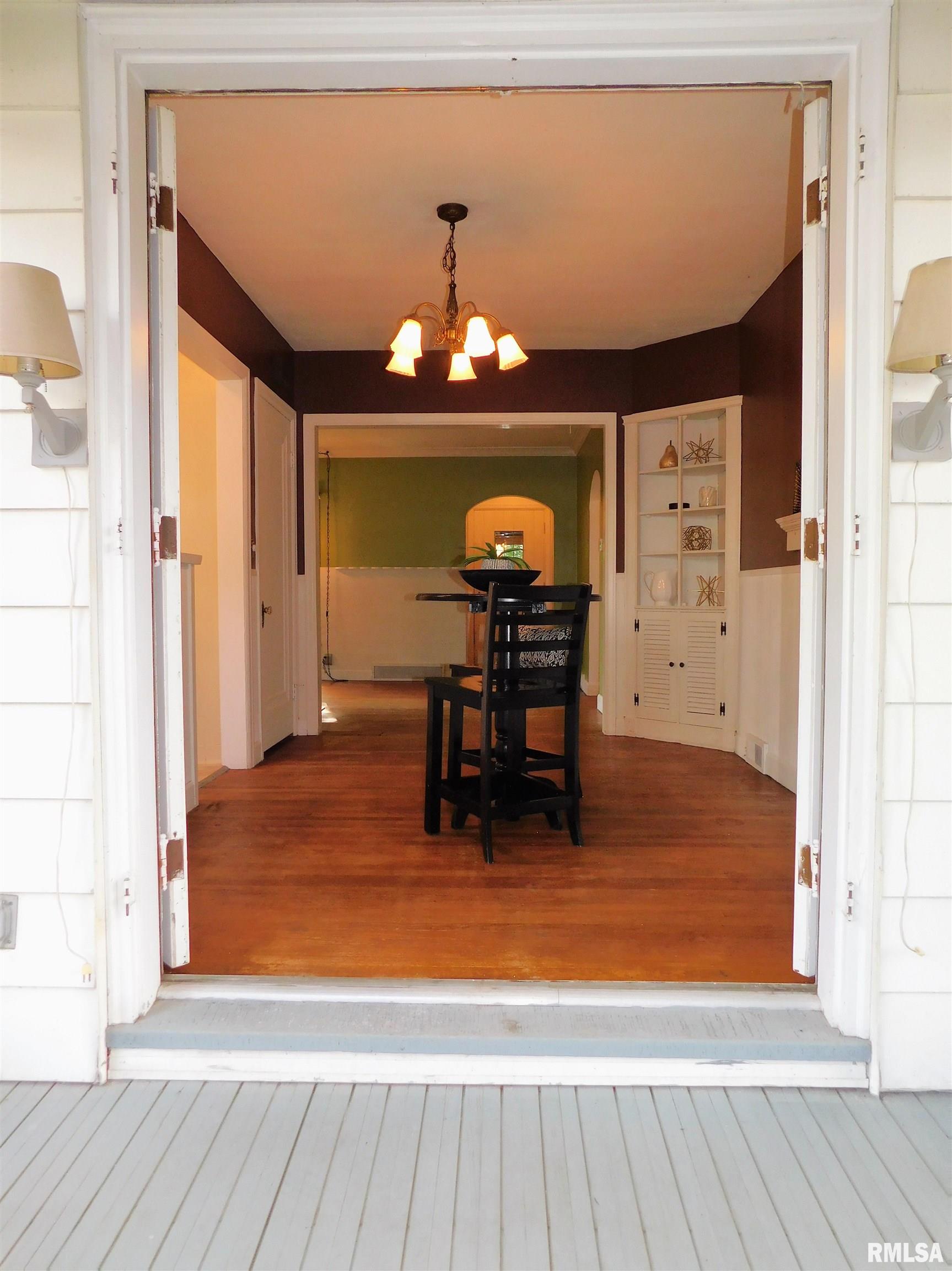 732 3rd Street Moline, IL 61265 - Photo 12 of 29 Gallery Image 12
