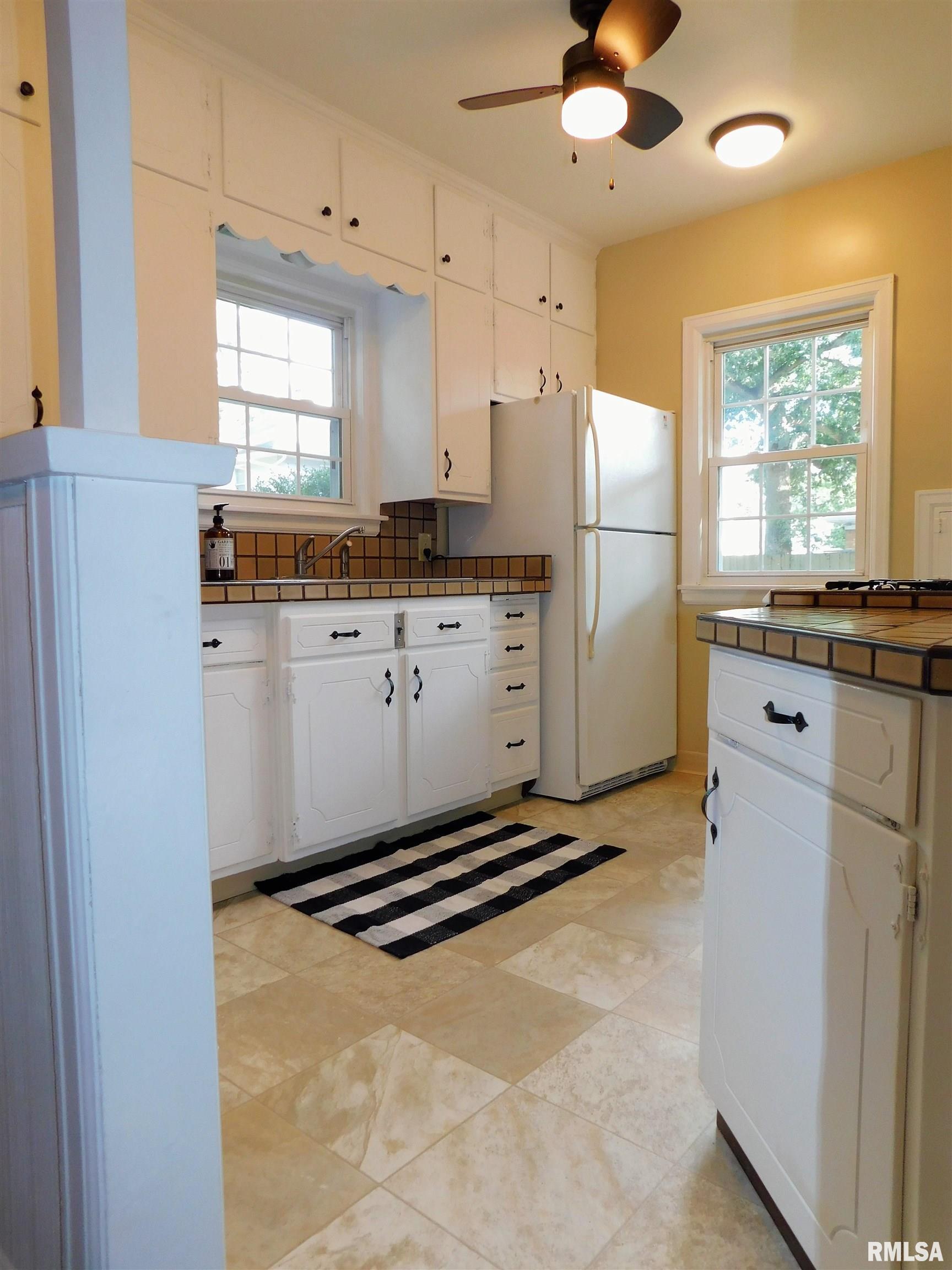 732 3rd Street Moline, IL 61265 - Photo 13 of 29 Gallery Image 13