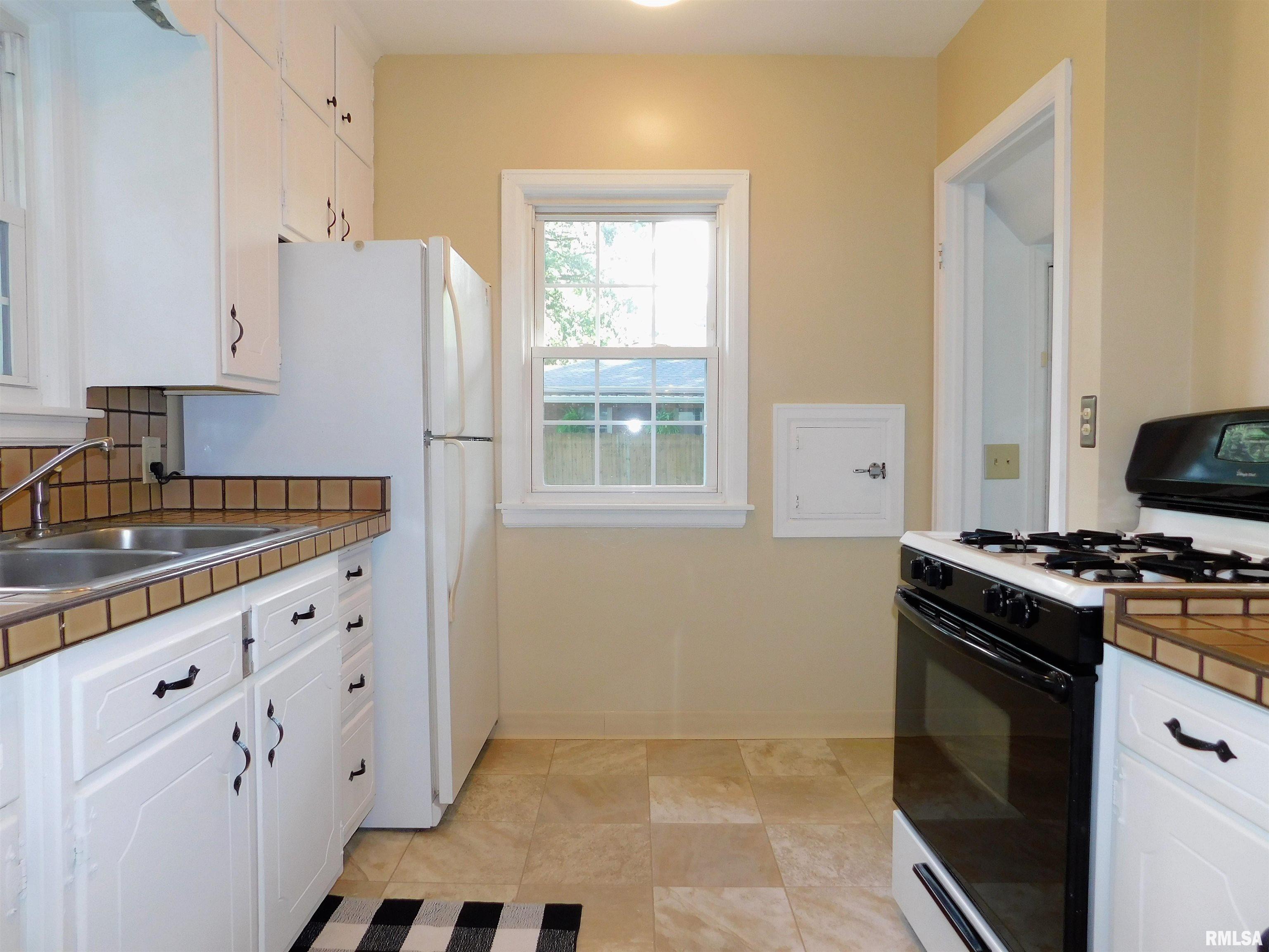 732 3rd Street Moline, IL 61265 - Photo 14 of 29 Gallery Image 14