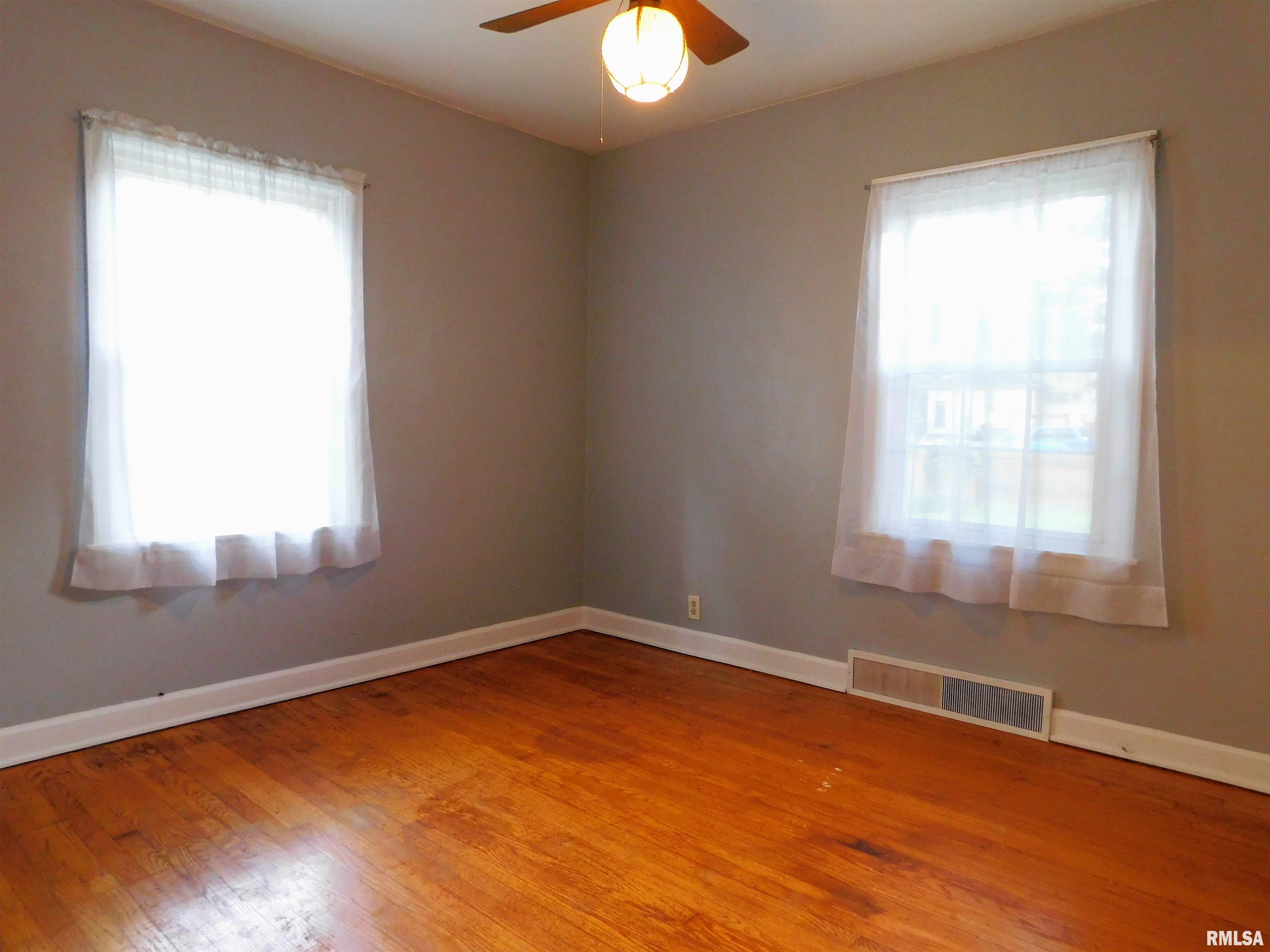 732 3rd Street Moline, IL 61265 - Photo 19 of 29 Gallery Image 19