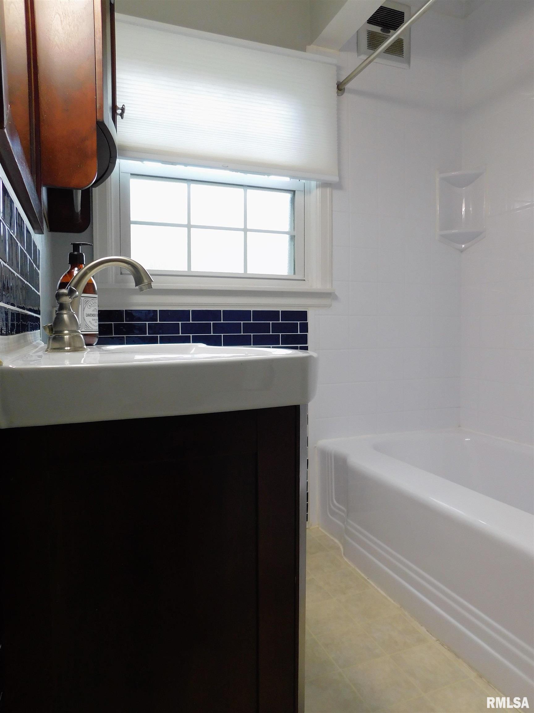 732 3rd Street Moline, IL 61265 - Photo 21 of 29 Gallery Image 21
