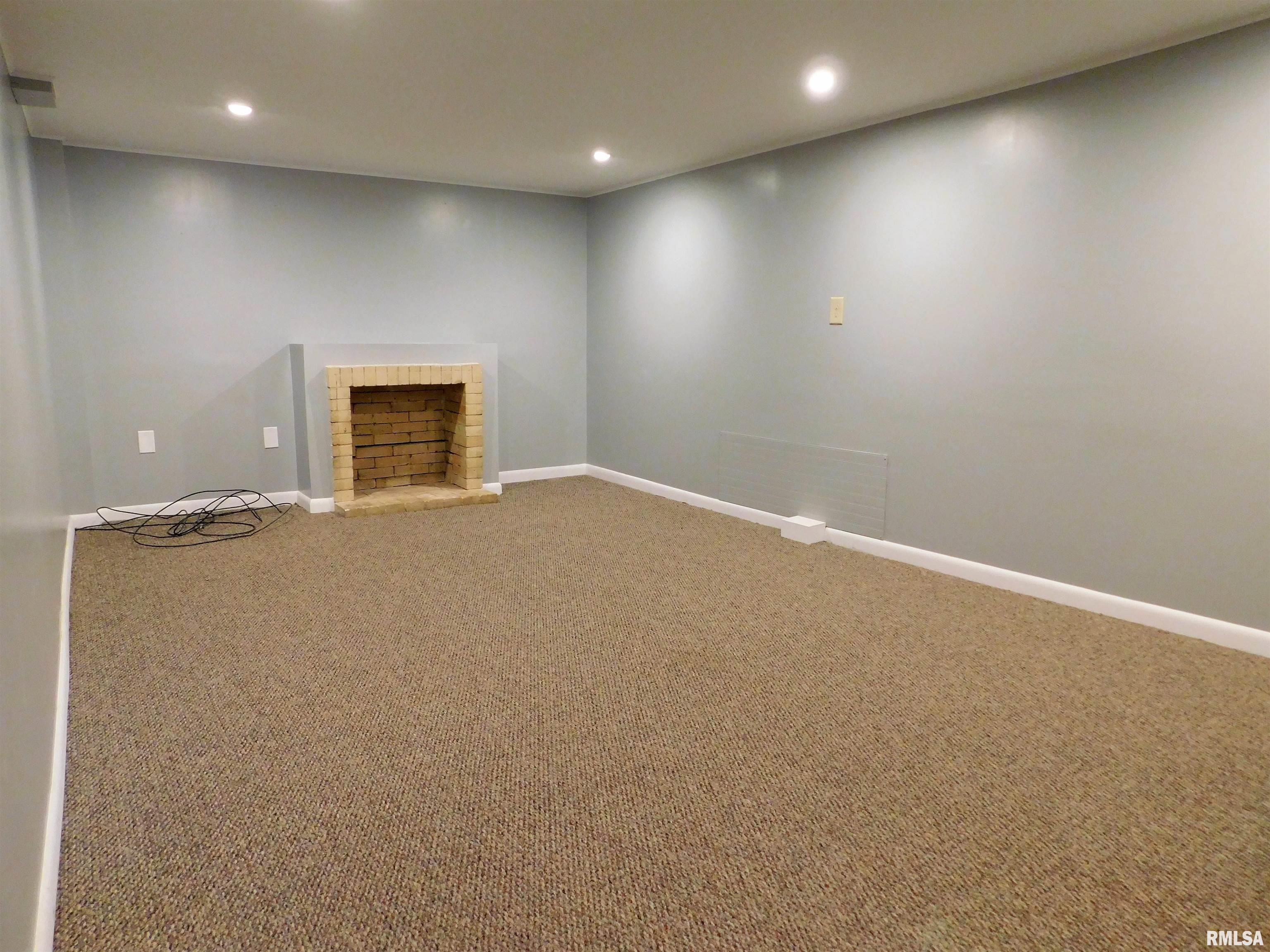732 3rd Street Moline, IL 61265 - Photo 23 of 29 Gallery Image 23