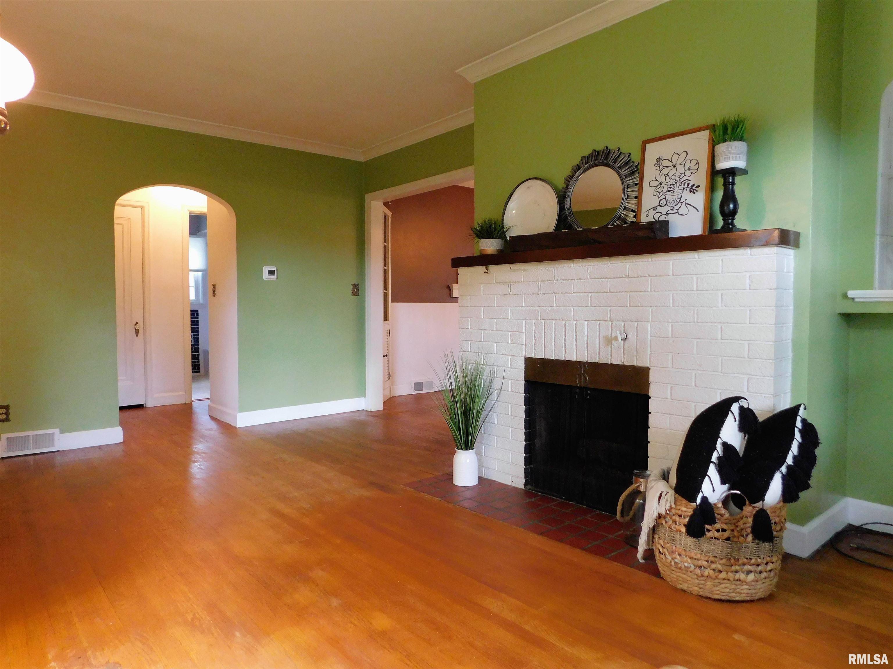 732 3rd Street Moline, IL 61265 - Photo 5 of 29 Gallery Image 5