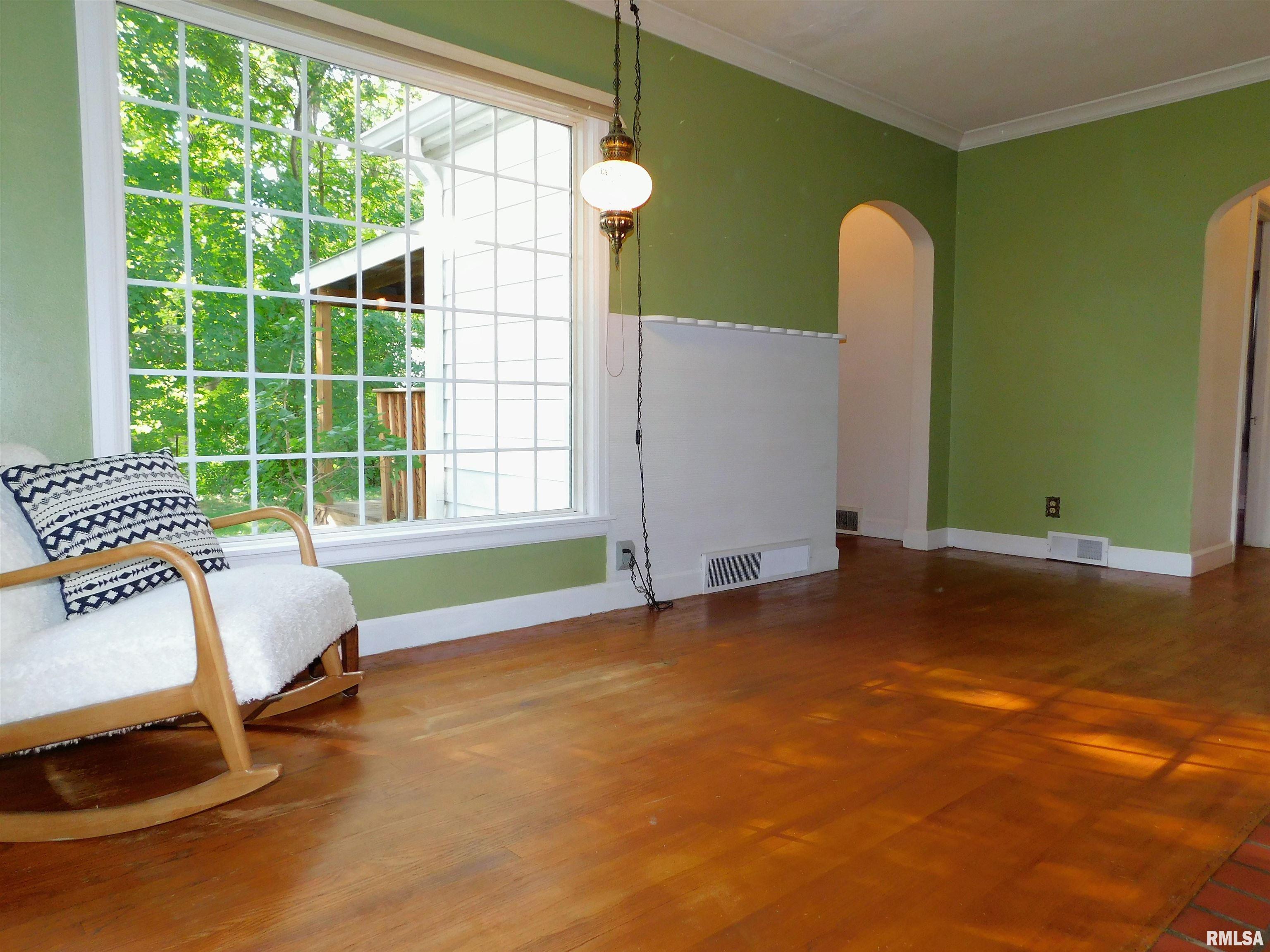 732 3rd Street Moline, IL 61265 - Photo 6 of 29 Gallery Image 6