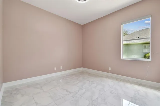 a view of yard with green space