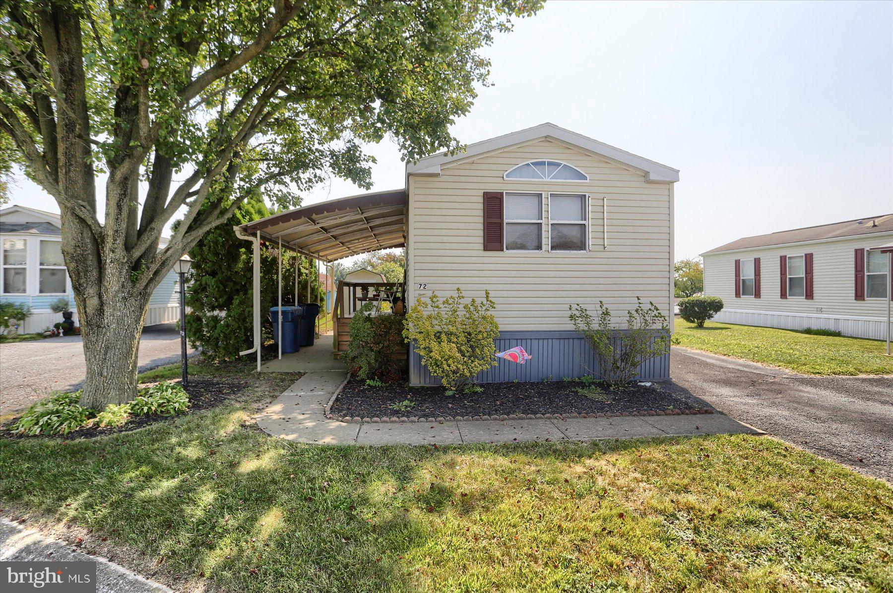 72 Ridgewood Manor Manheim, PA 17545 - Photo 2 of 27