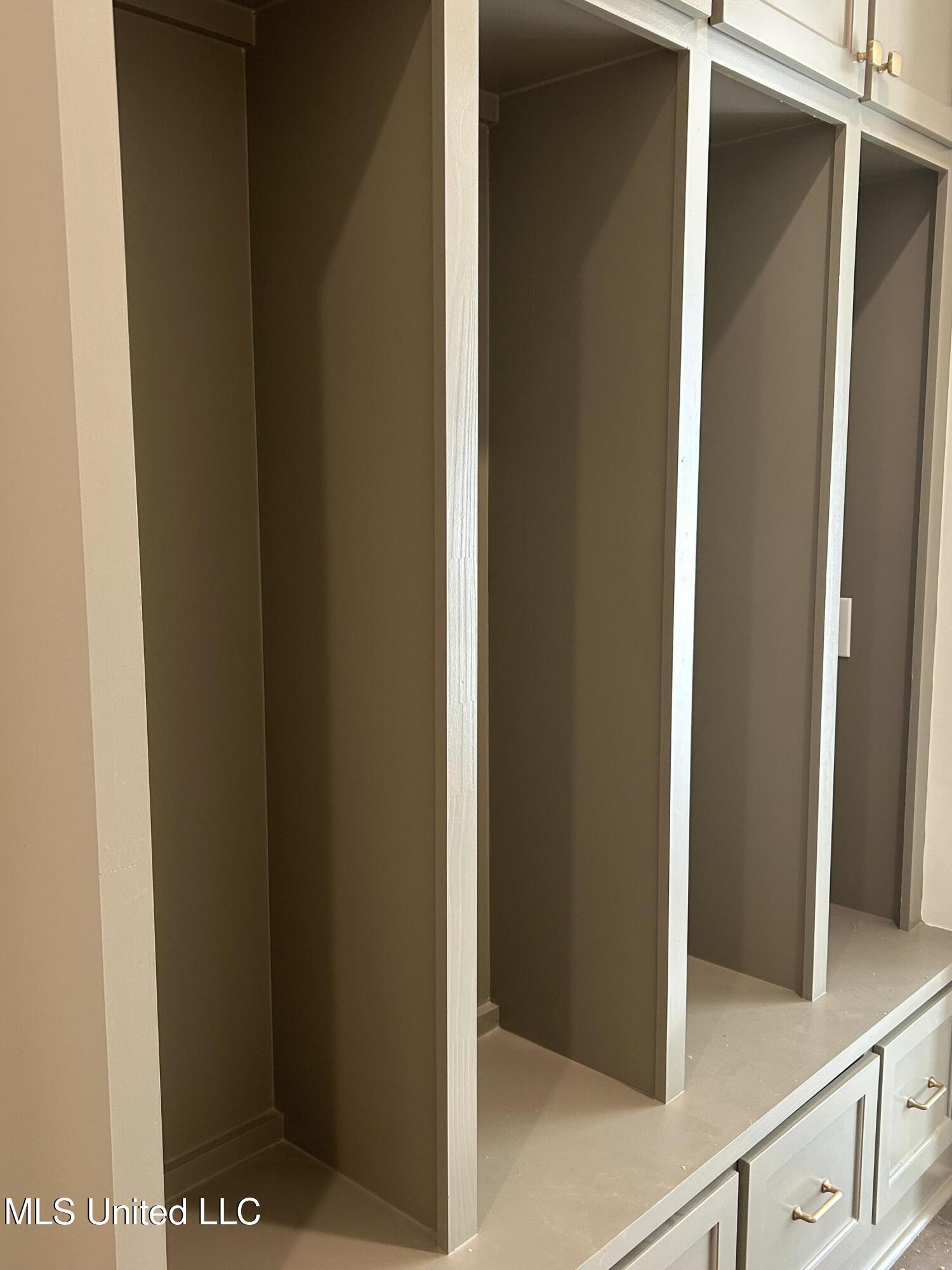 900 Fairburn Court Madison, MS 39110 - Photo 11 of 25 Lockers