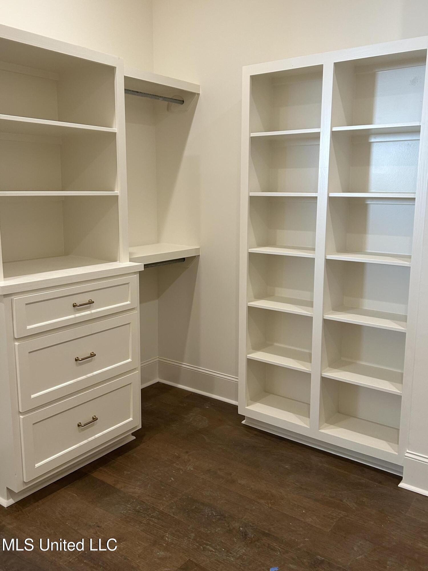 900 Fairburn Court Madison, MS 39110 - Photo 15 of 25 Primary Suite