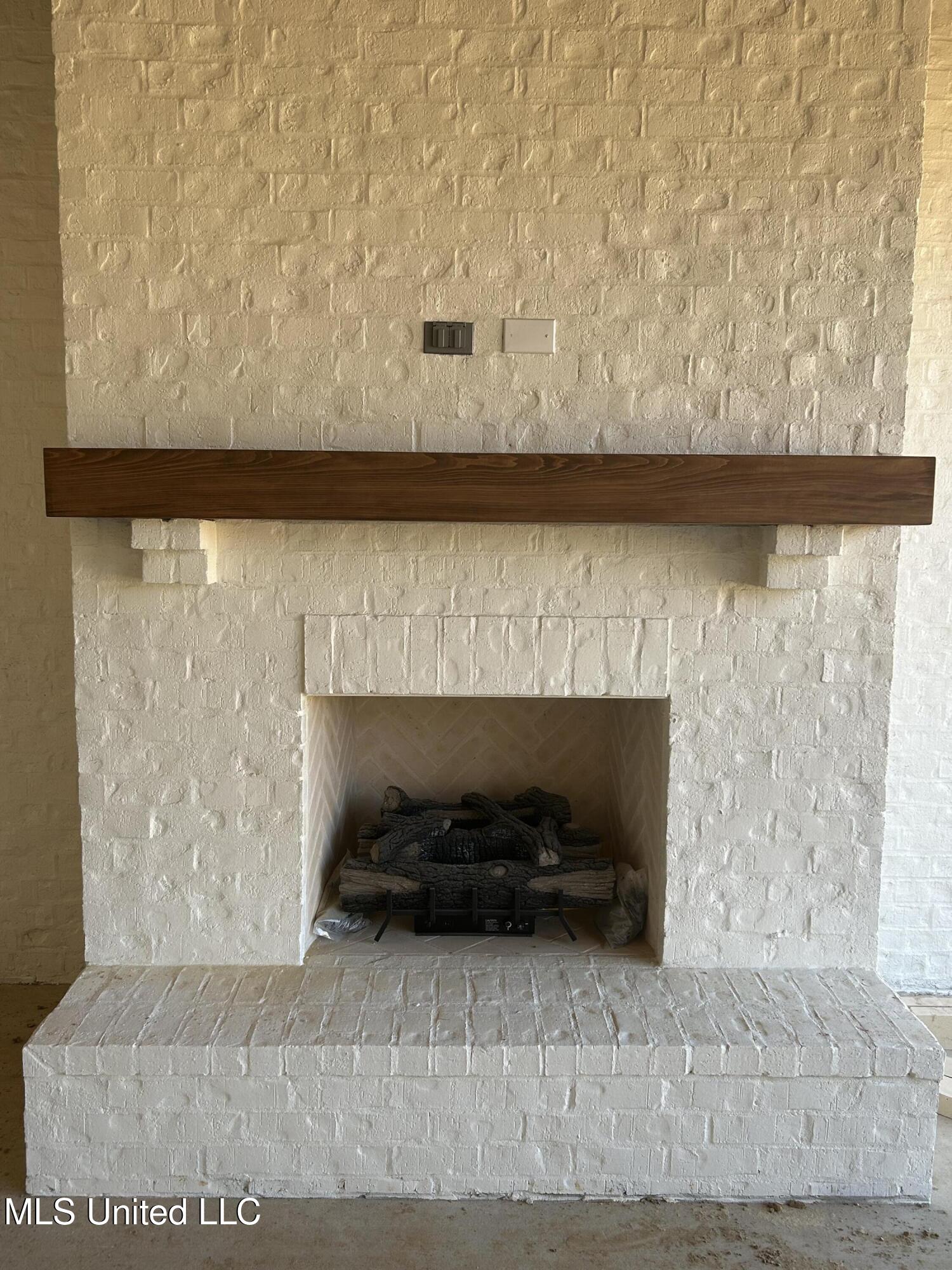 900 Fairburn Court Madison, MS 39110 - Photo 24 of 25 Outdoor Fireplace