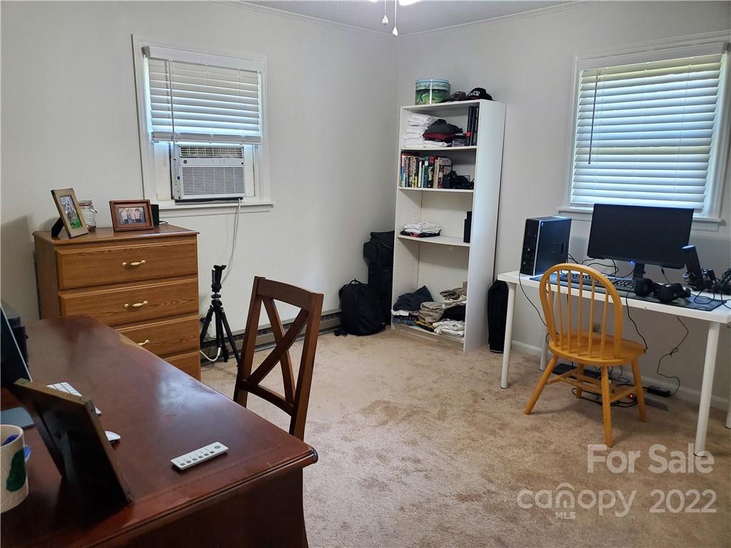 4681 Emerald Drive Morganton, NC 28655 - Photo 31 of 38 a workspace with furniture