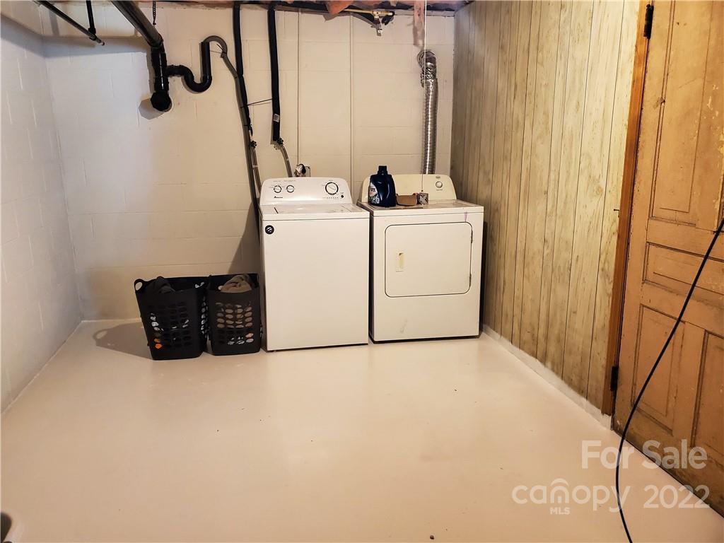 4681 Emerald Drive Morganton, NC 28655 - Photo 33 of 38 a utility room with dryer and washer
