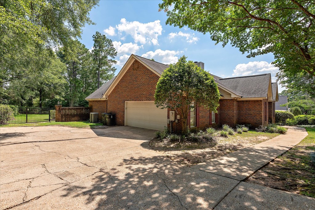3636 Oak Ridge Lane Dothan, AL 36303 - Photo 3 of 29
