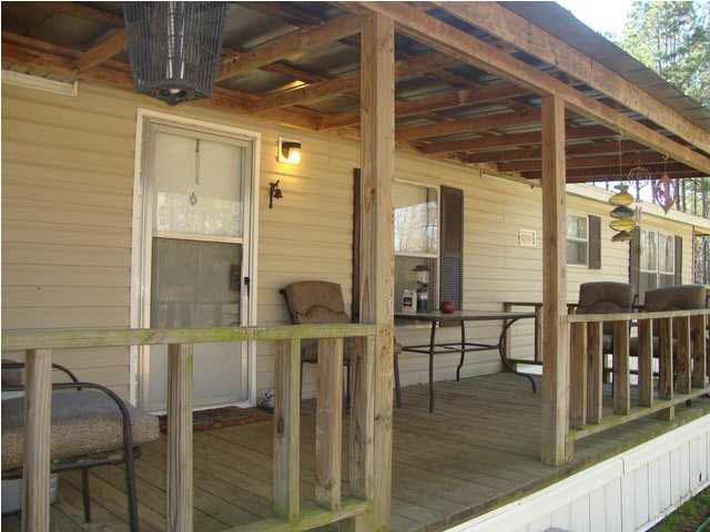 1225 Barnes Road Canton, MS 39046 - Photo 3 of 25 Great front porch!