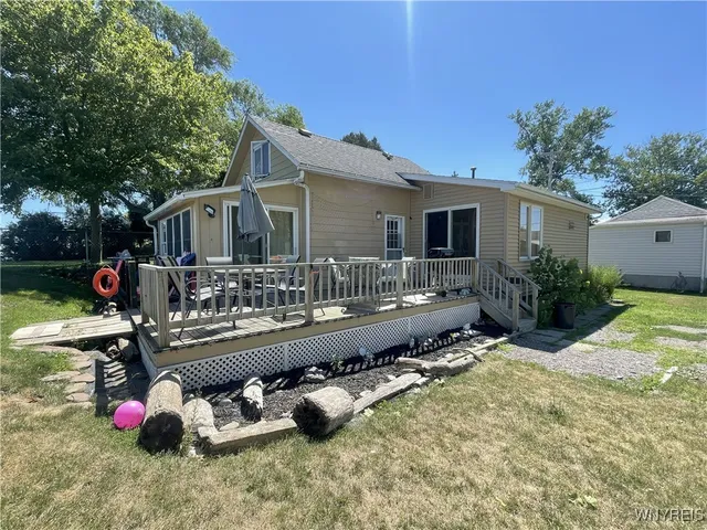 $375,000 | 5843 Ontario Street, Newfane, NY 14126