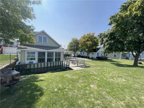 $369,500 | 5843 Ontario Street, Newfane, NY 14126