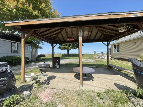 $369,500 | 5843 Ontario Street, Newfane, NY 14126