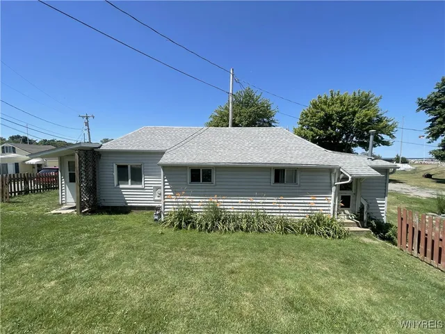 $375,000 | 5843 Ontario Street, Newfane, NY 14126